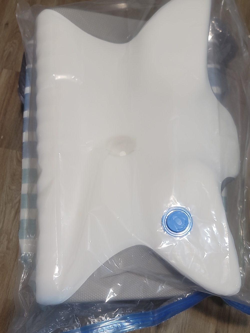 Contoured White Inflatable Head/Neck Pillow With Arm Curve